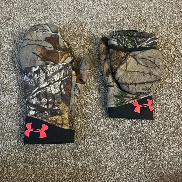 Under Armour Mittens - Picture 4 of 6